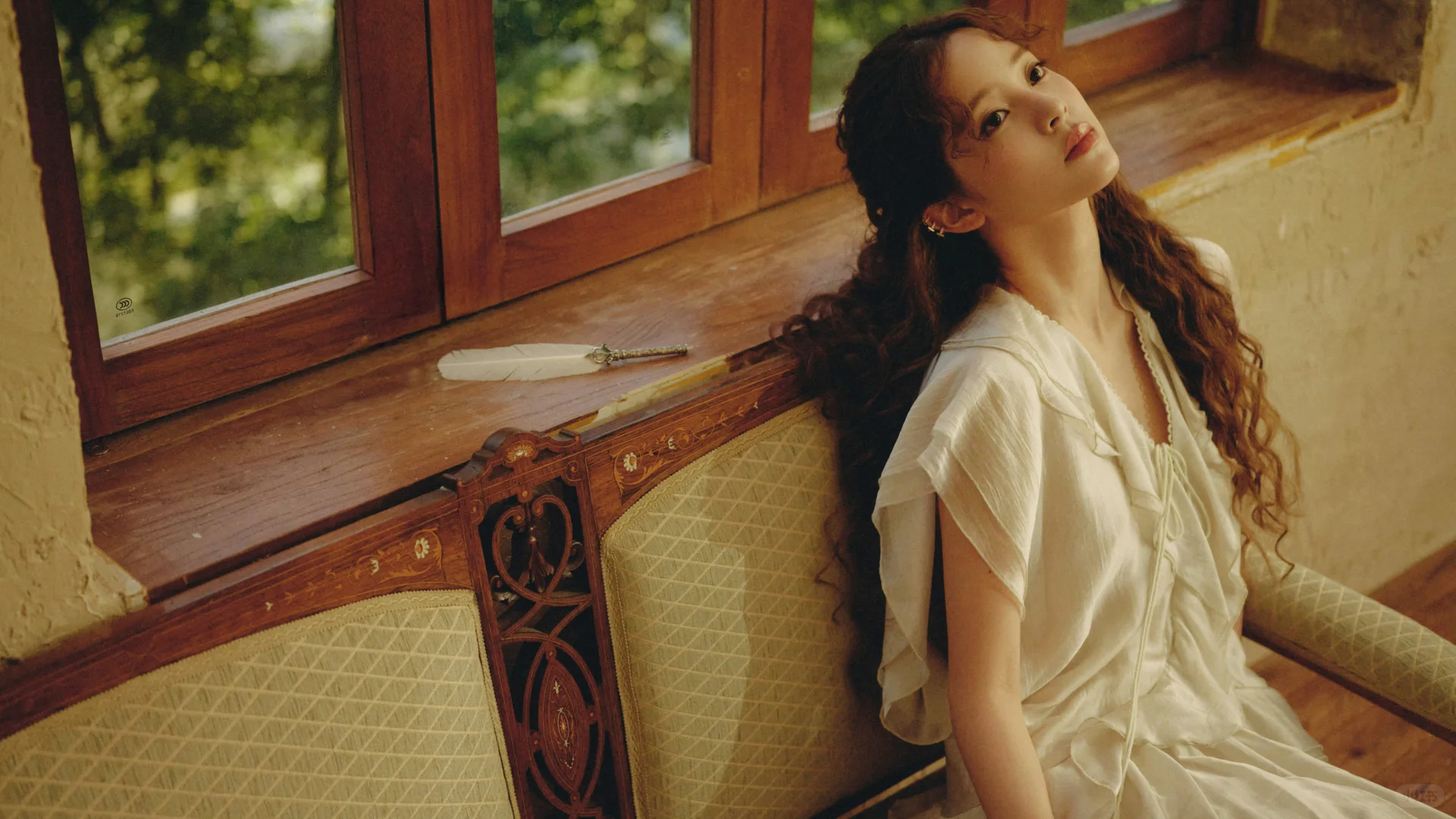 欧阳娜娜一组活动造型，娇媚甜美的乖乖女！