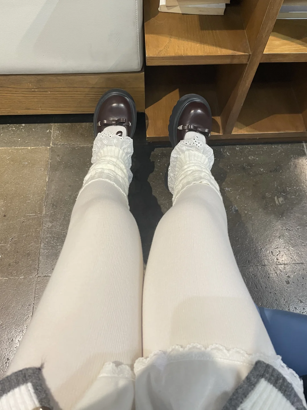 不加绒的奶白色连裤袜