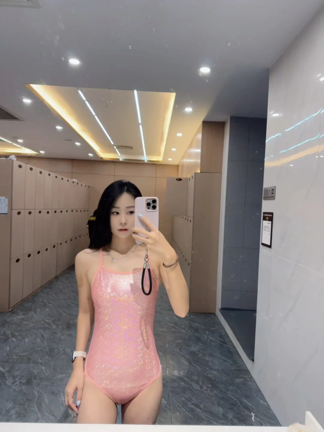 一起游泳吗🏊‍♂️我请你喝水呀