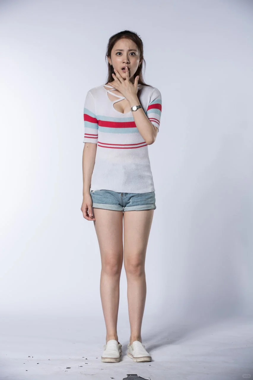 方子怡 吊带短裙大长腿 棚拍 原图 [213P]