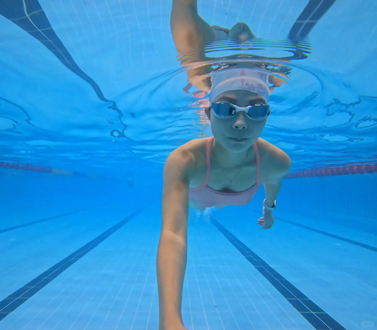 一起游泳吗🏊‍♂️我请你喝水呀