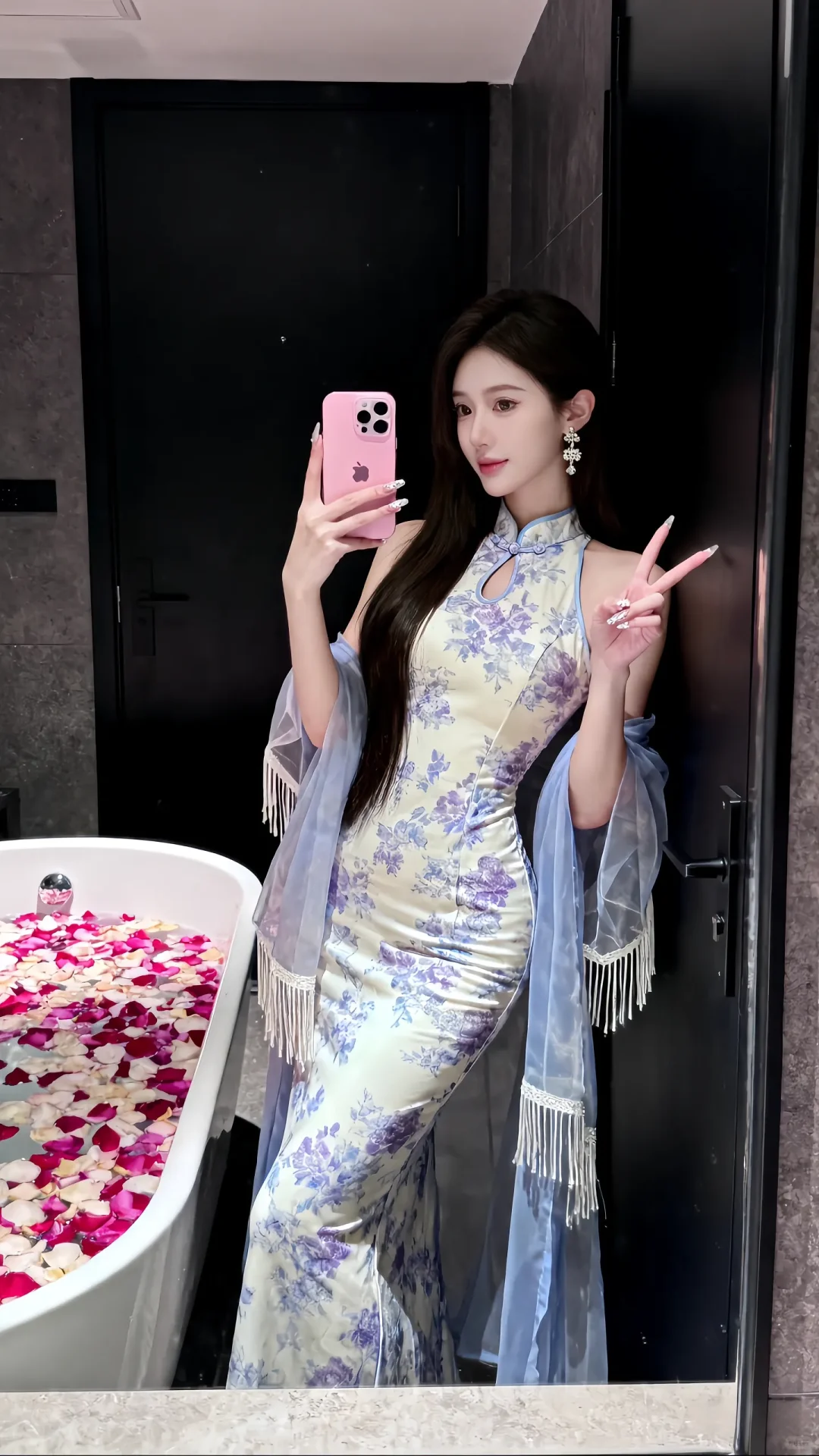 这旗袍也太好看了吧！