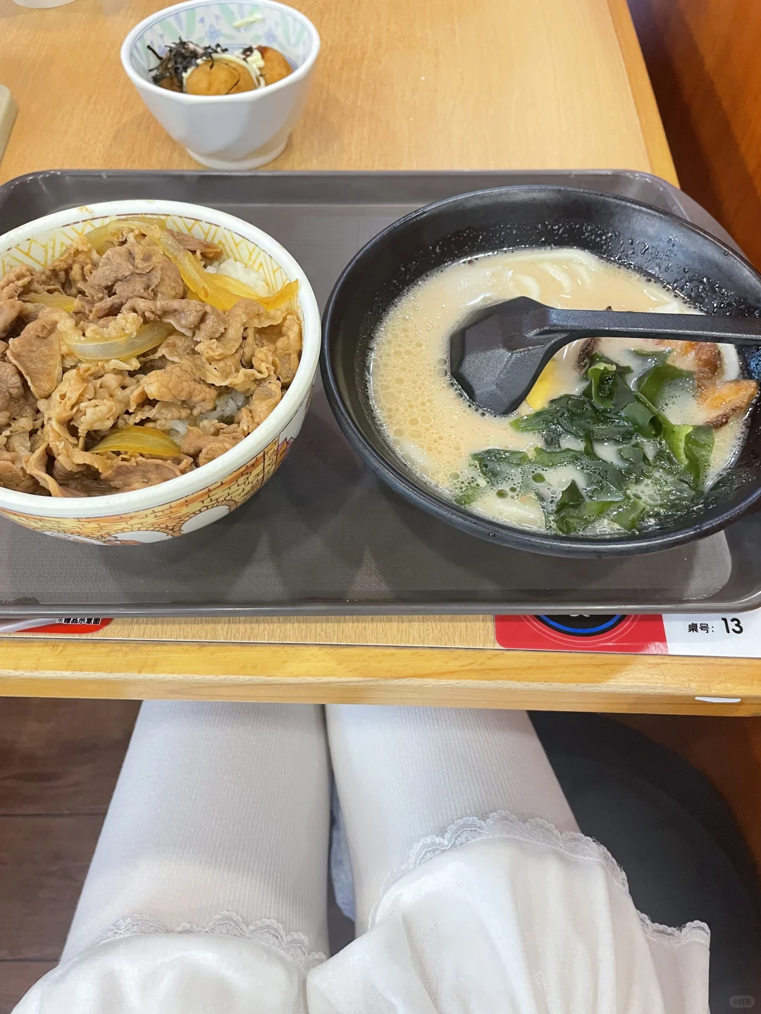 不加绒的奶白色连裤袜