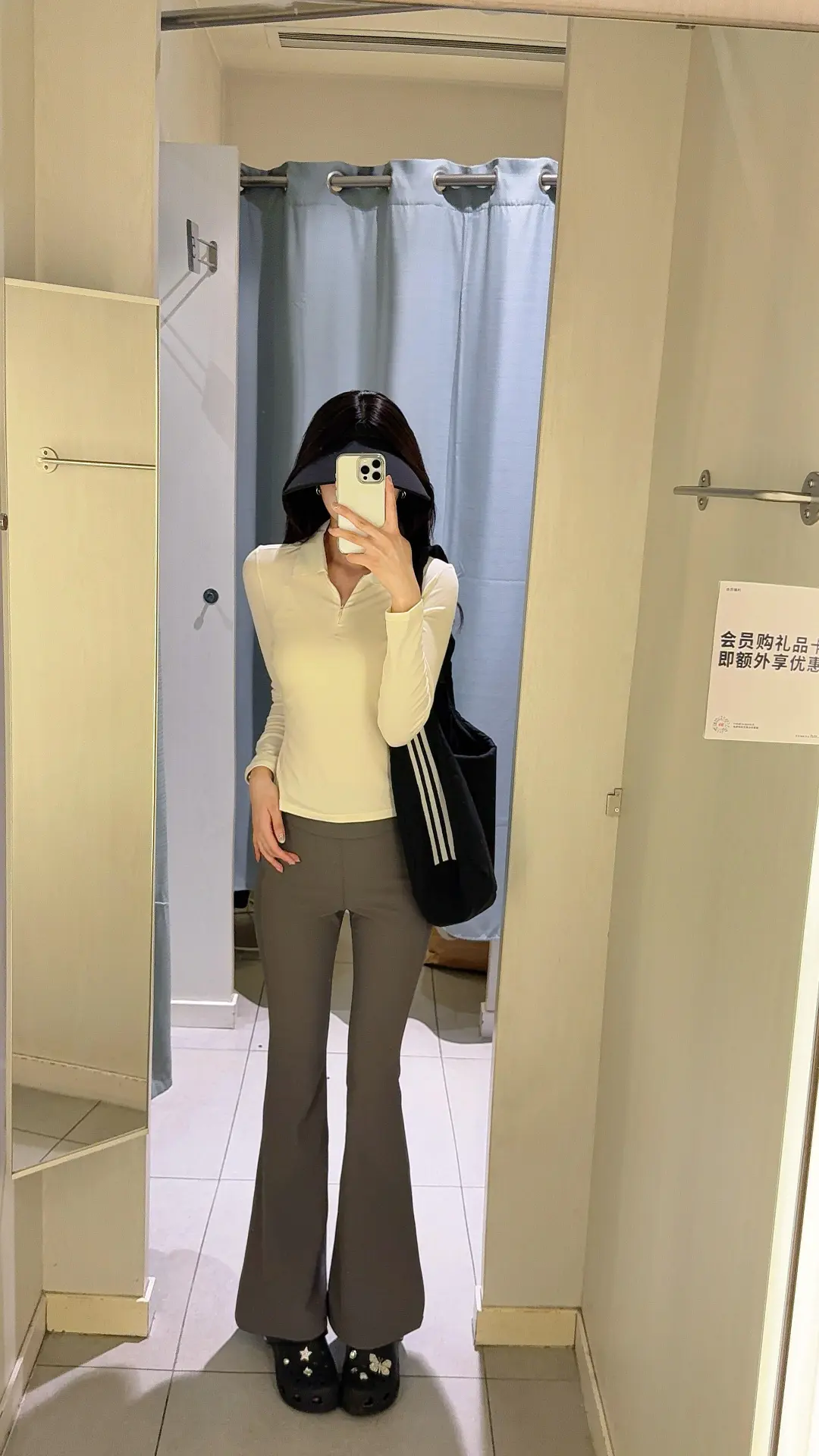 什么裤子能穿出女明星的这种腰臀比啊？