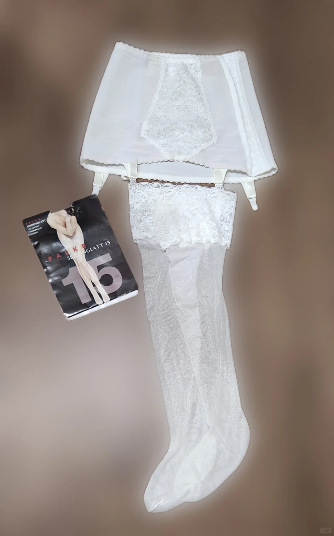 今天一口气整三样介绍（doge）裤袜+吊带袜