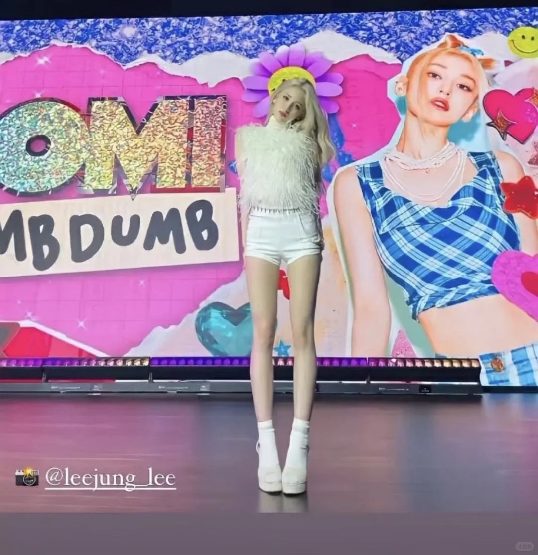 求此女身材建模参数。