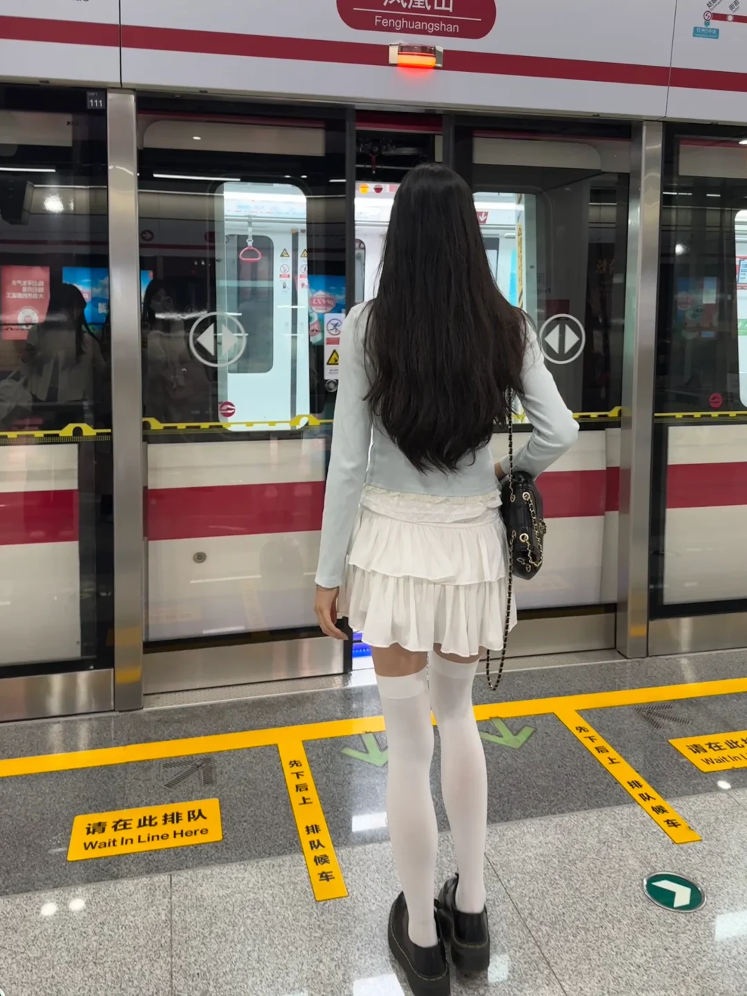 06女大 第一次感受到白色过膝袜的魅力！