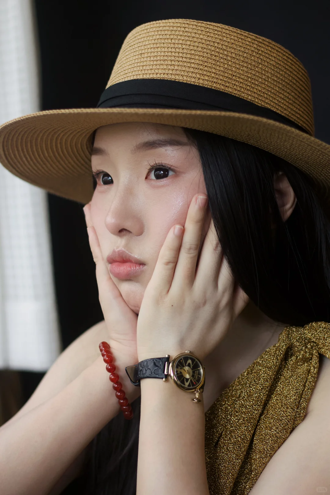 姐站在地上就是一根给世界的中指