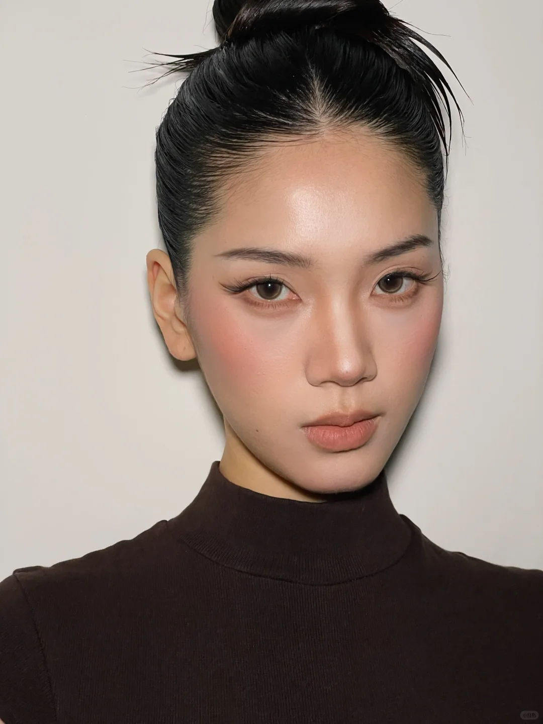 用最淡的妆化高级的脸