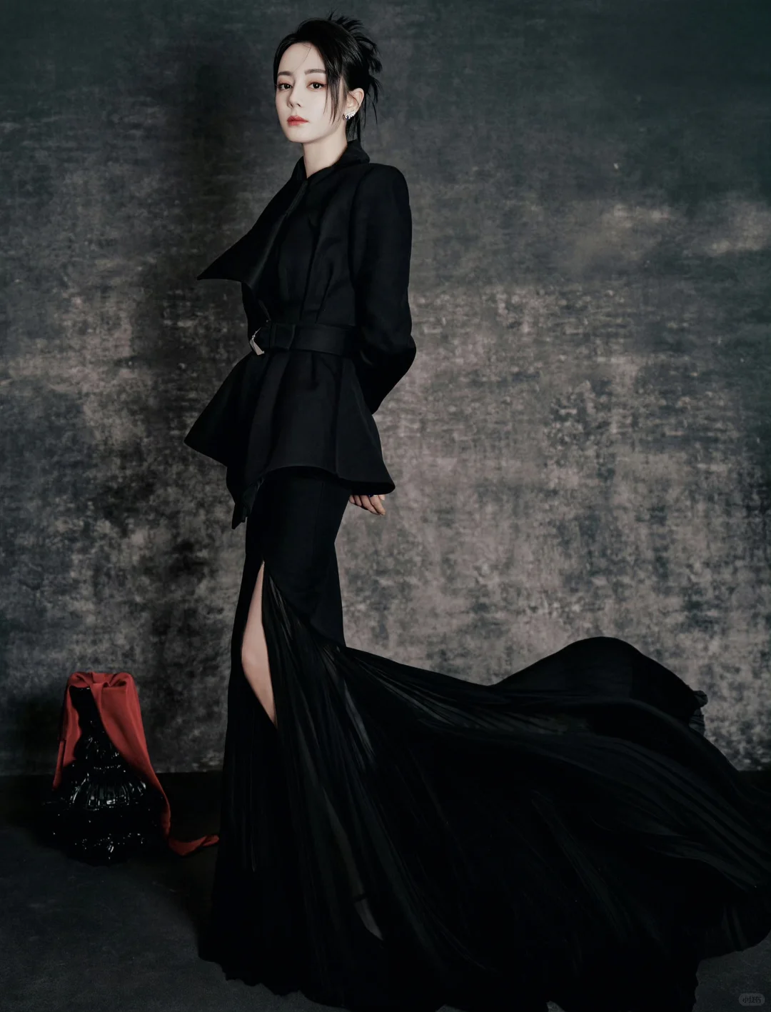 迪丽热巴红星美凯龙品牌活动写真美图！