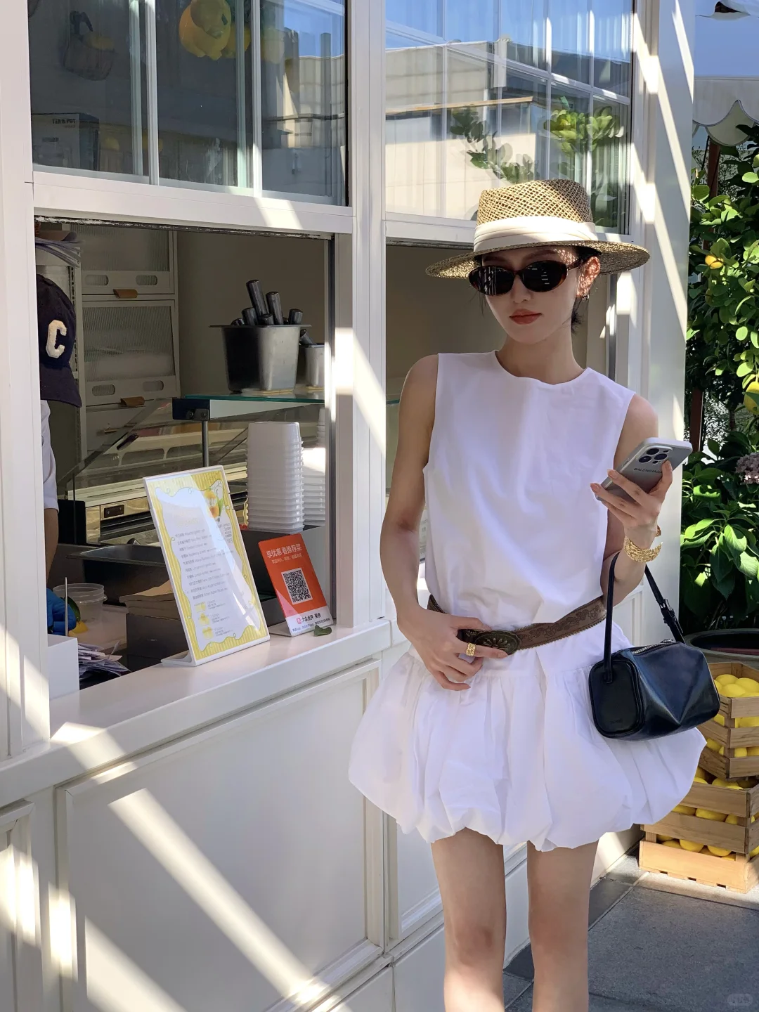 阳光下的花苞裙🤍