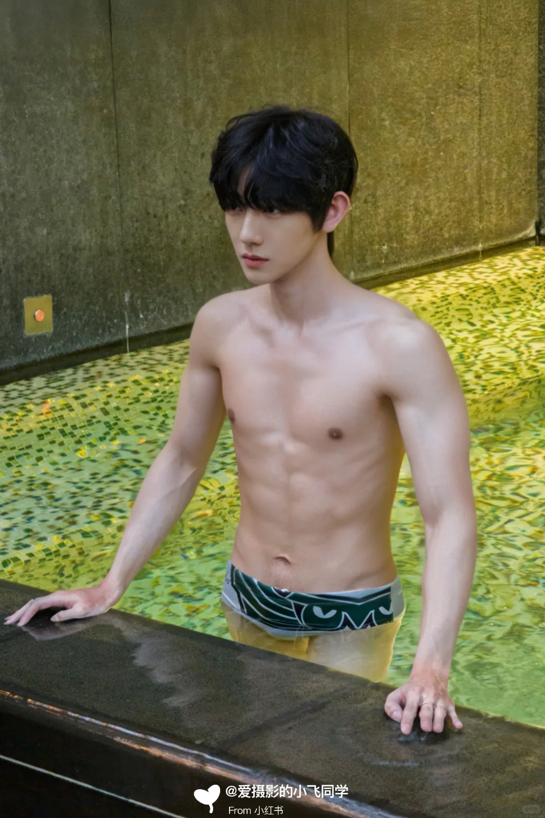 男生写真|泳池氛围感