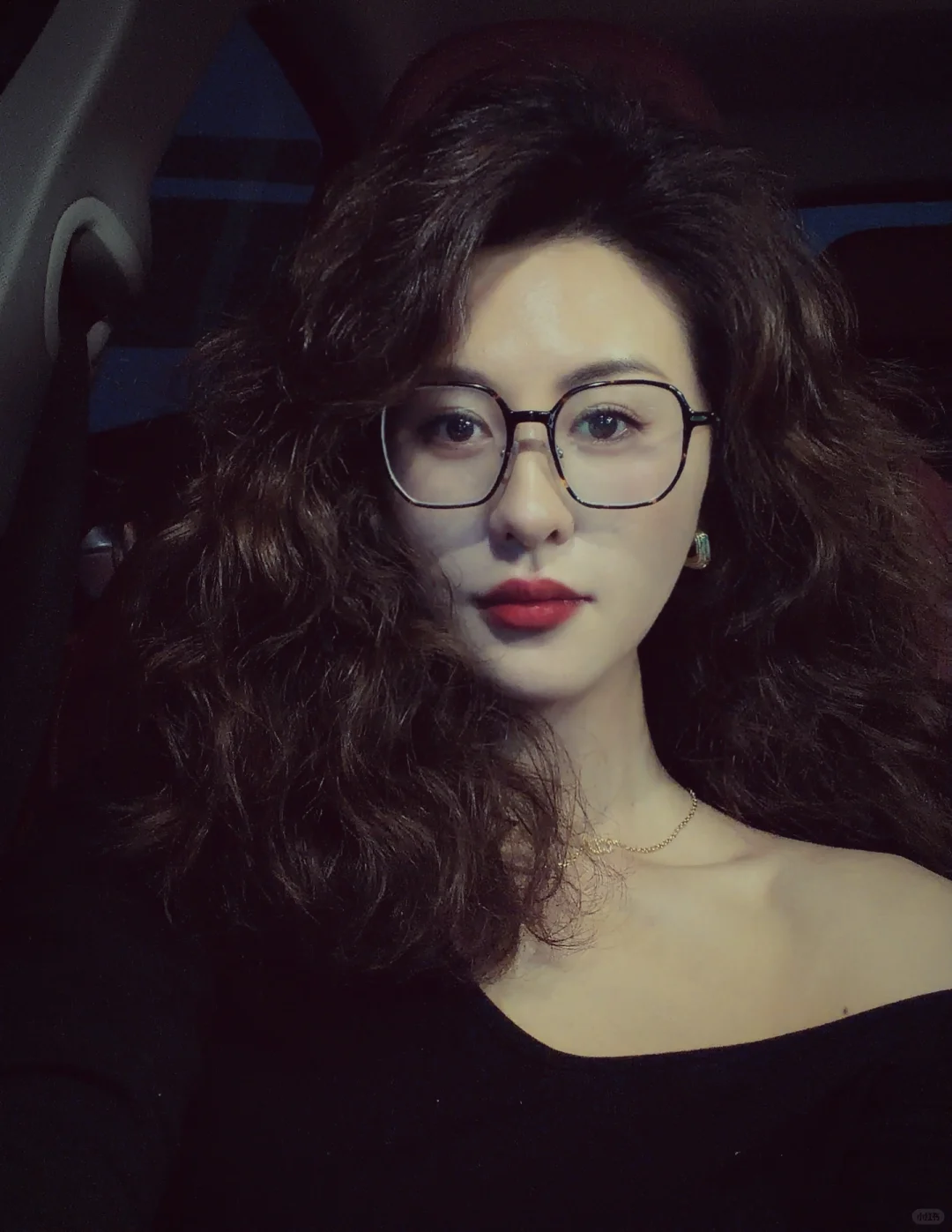 大卷发 港风靓女一招拿下