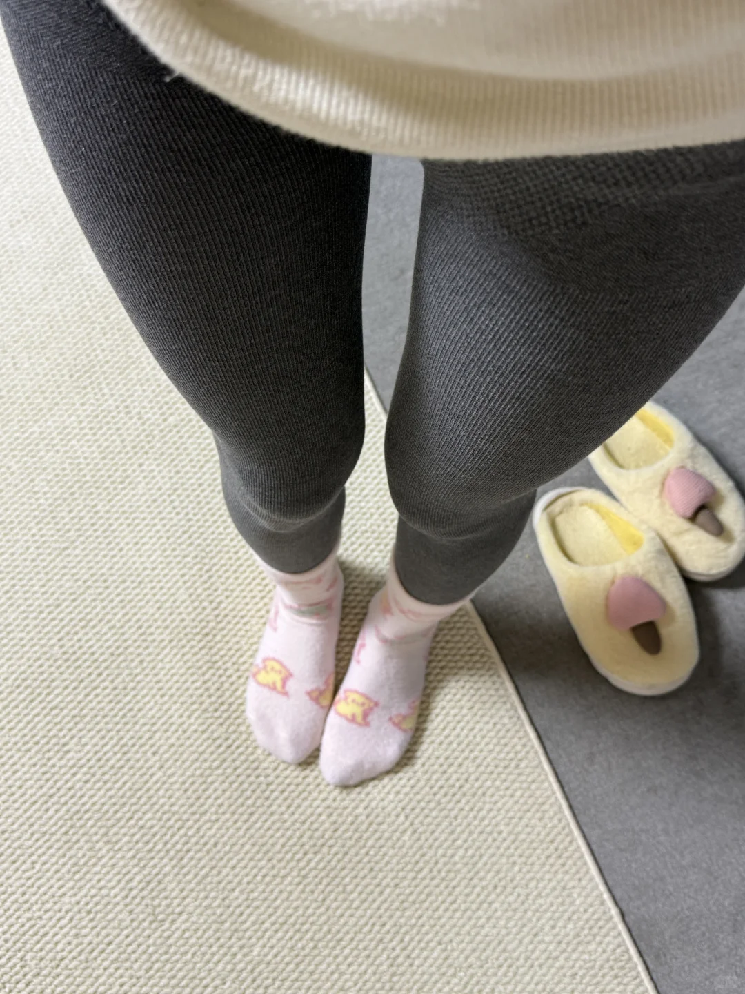 补一下我昨天上身打底裤的细节图❛˓◞˂̵✧⭐️