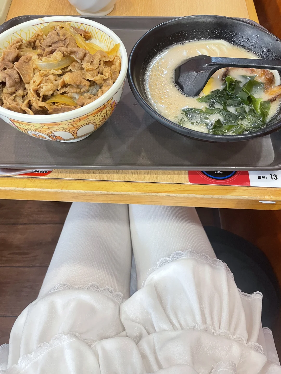 不加绒的奶白色连裤袜