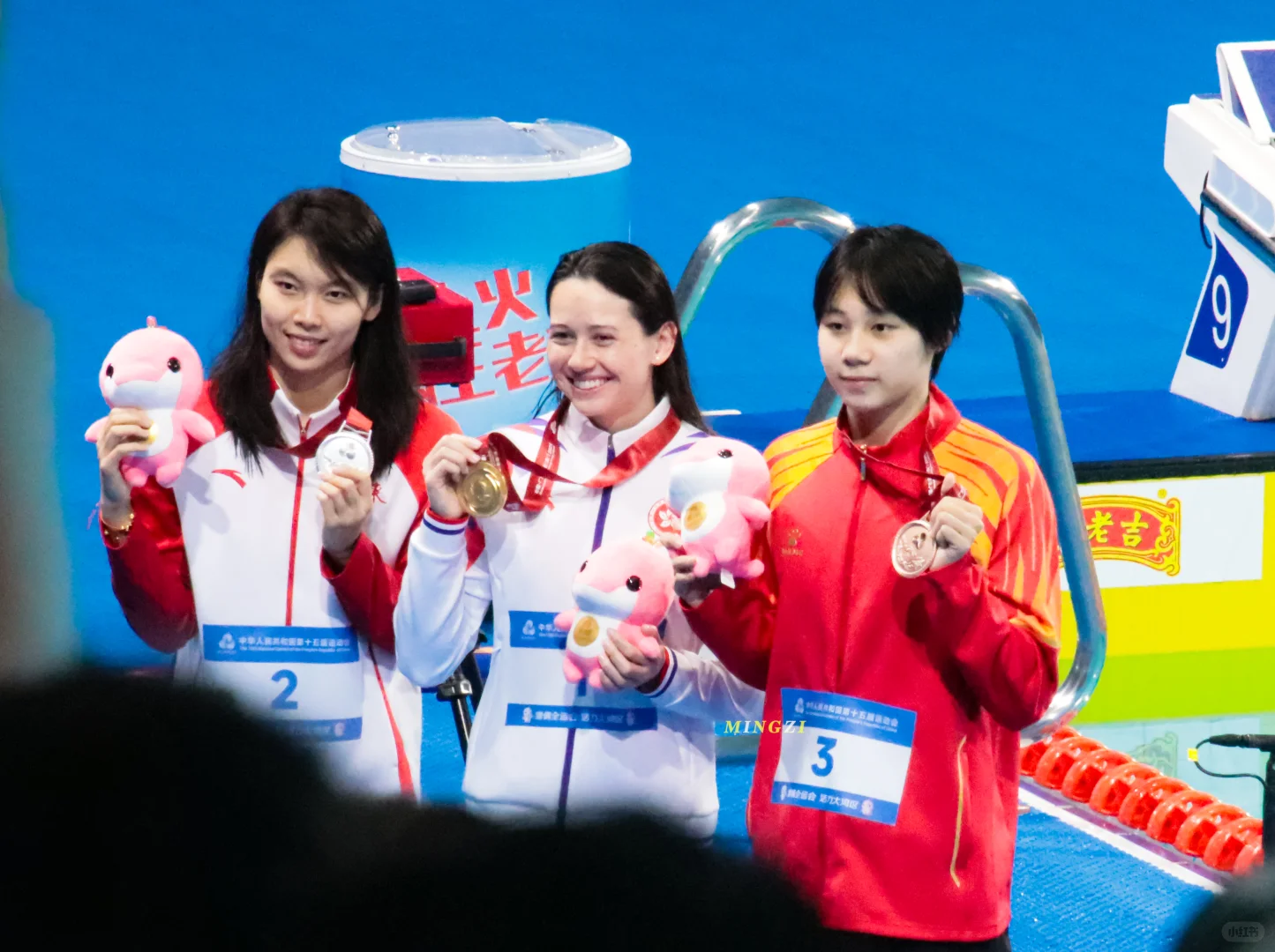 祝福两位游得很快的女嘉宾牵手成功😊