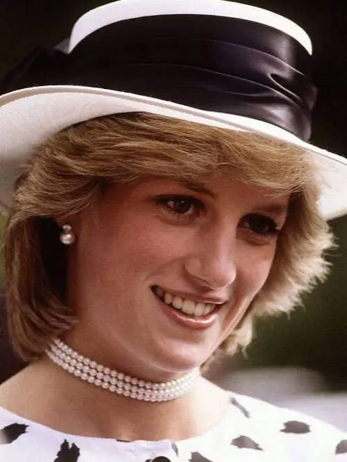 👑戴妃的珍珠｜优雅是她最温柔的“反叛武器”