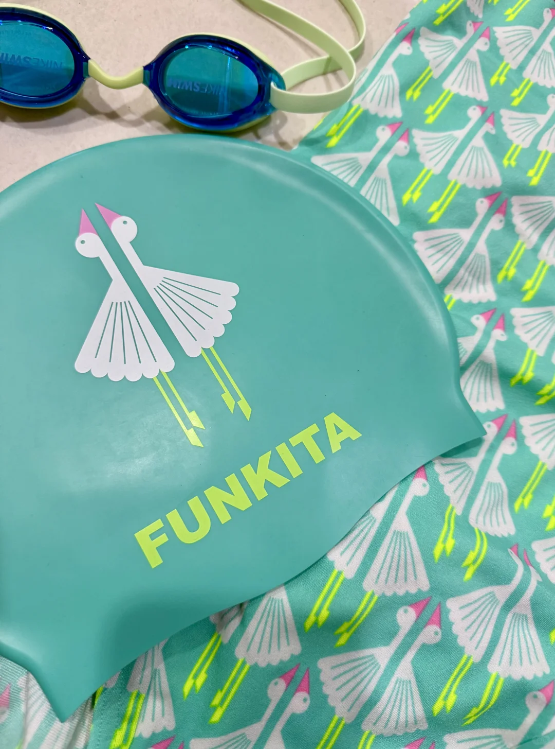 这件泳衣真的太少女了～～～