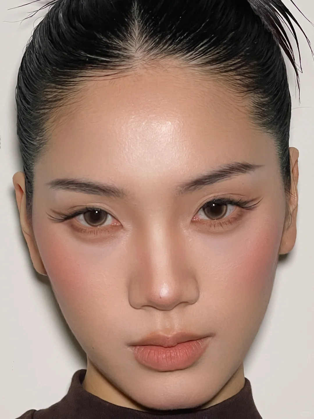 用最淡的妆化高级的脸