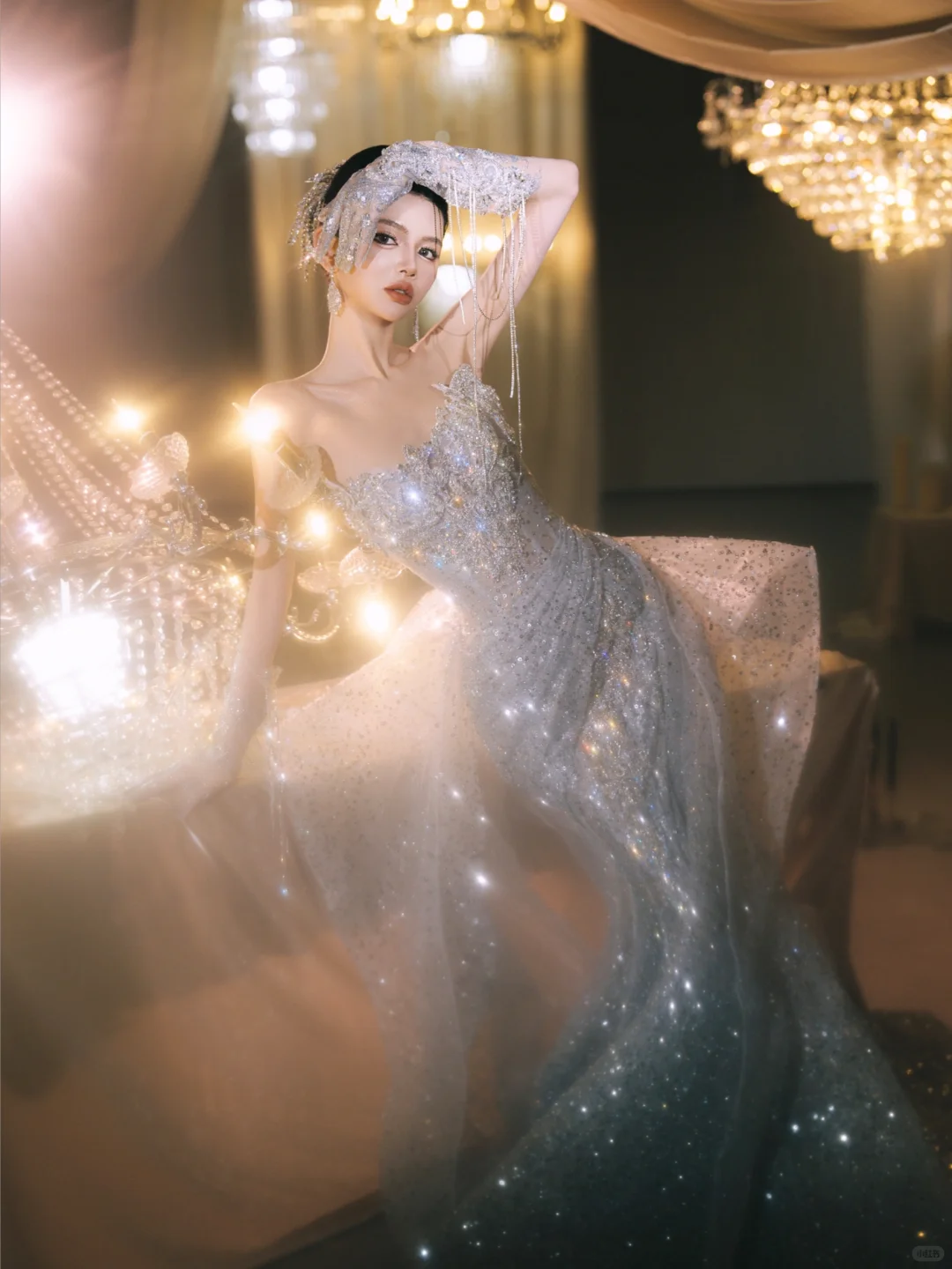 女明星feel❕这条仙奢满钻的腰臀比裙无敌了