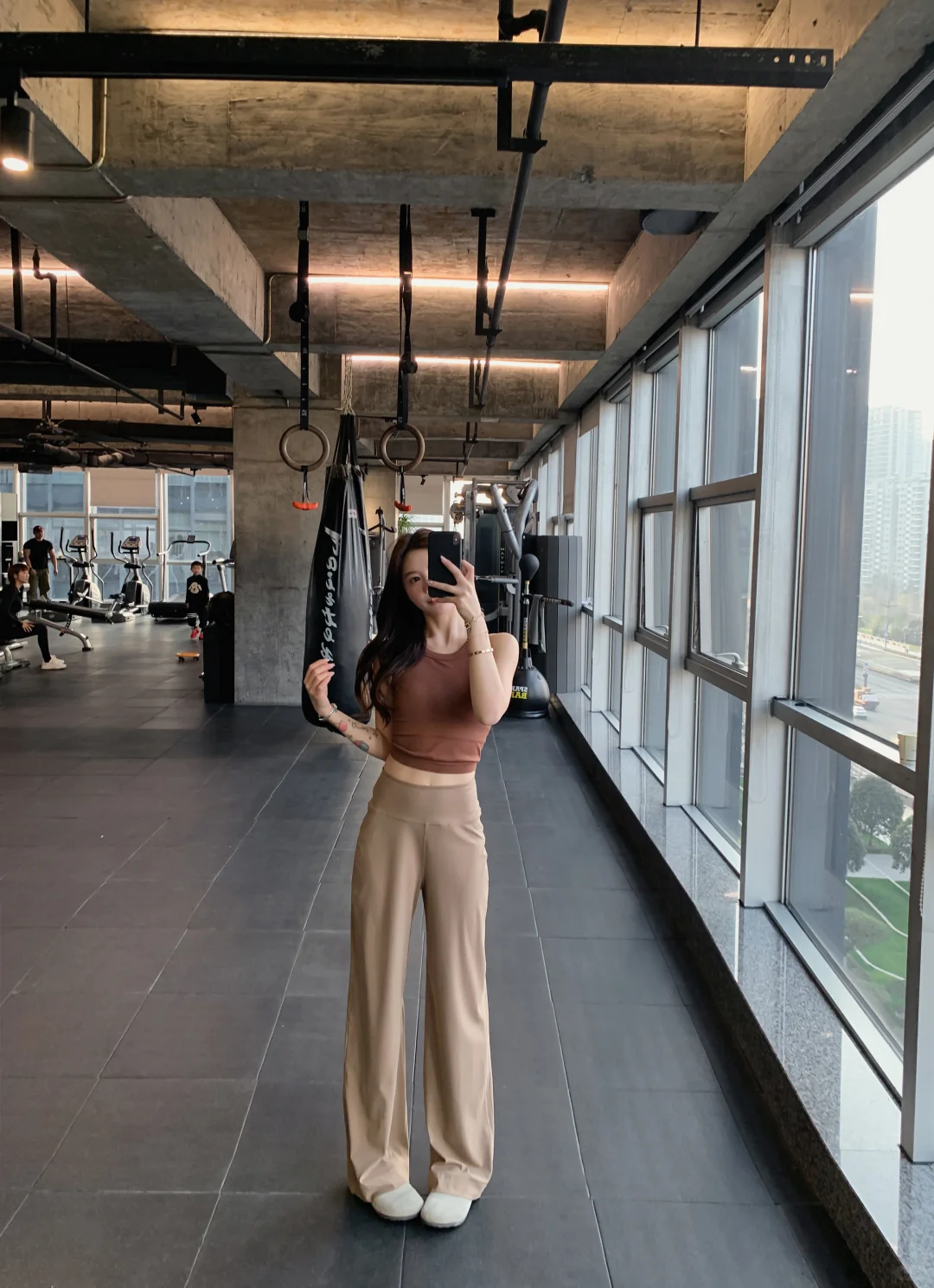 【梨形福音】这直筒裤把我粗腿藏得明明白白