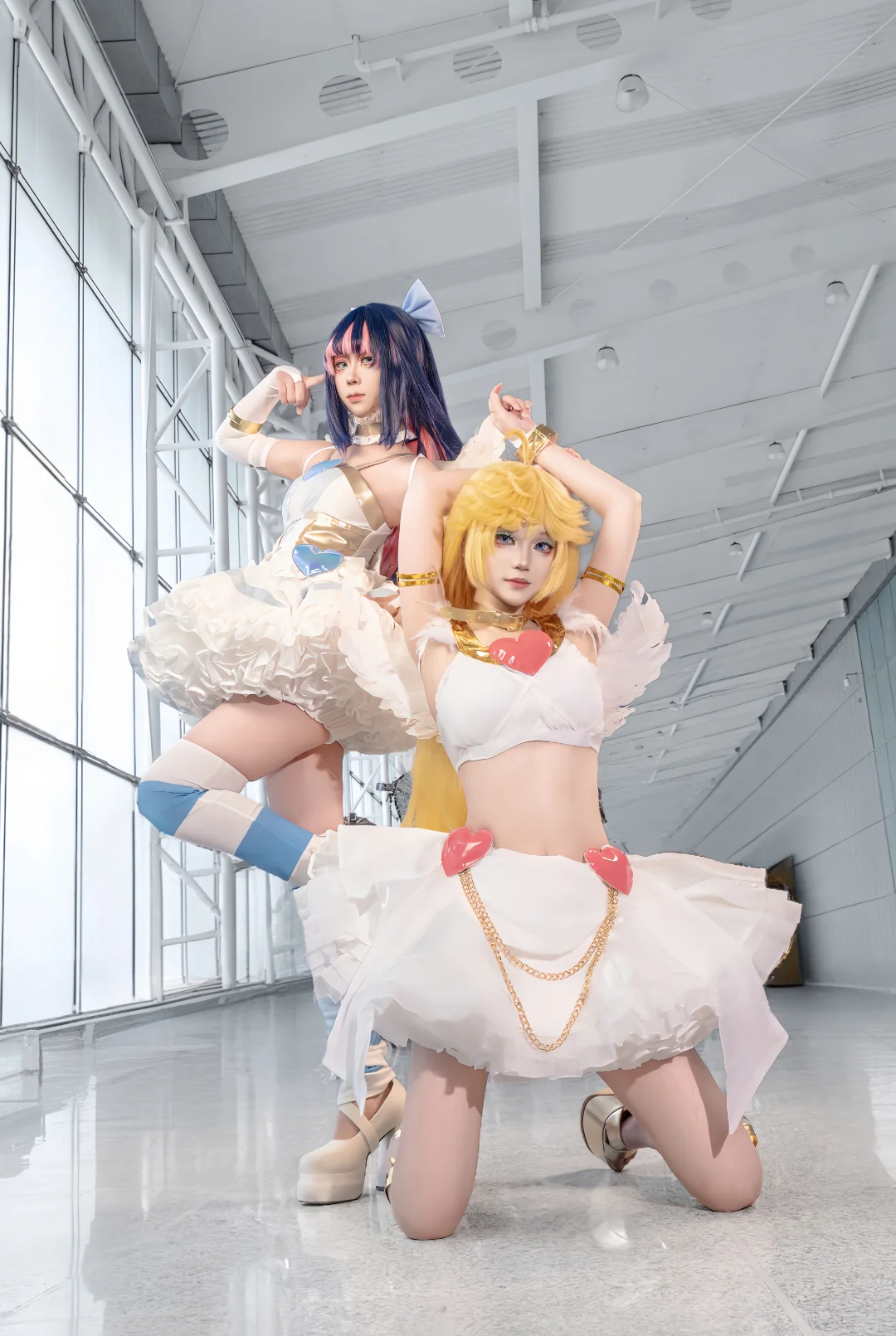 “两只吊带袜天使”