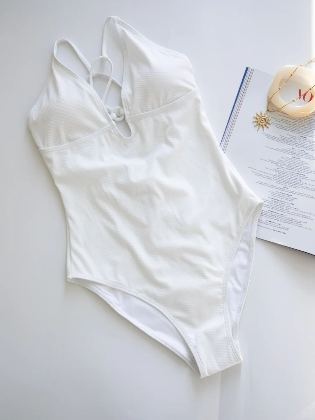 真的有被这泳衣美到！～～～～