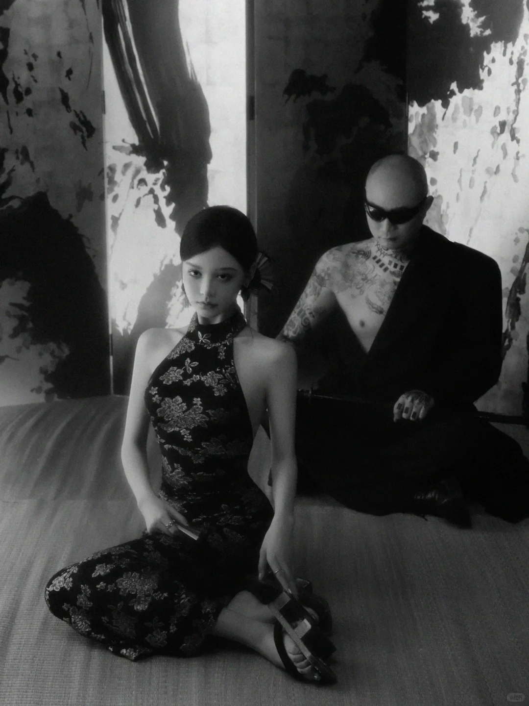 危险与优雅的完美碰撞💥黑道千金写真