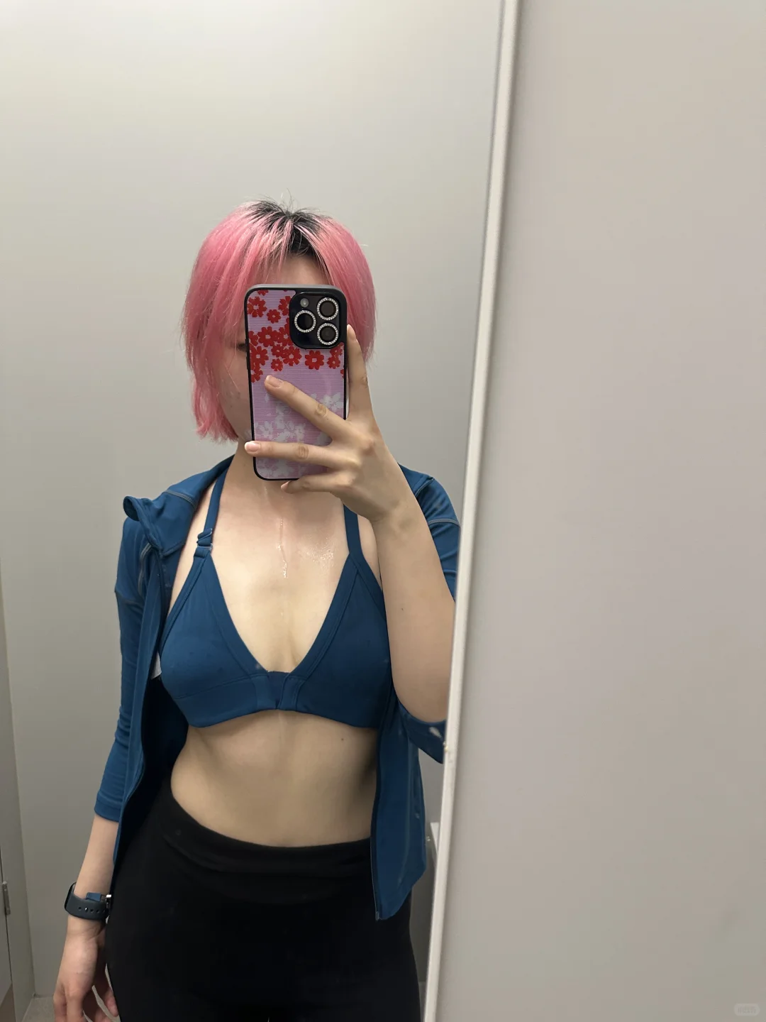 除了漂亮一无是处的运动bra