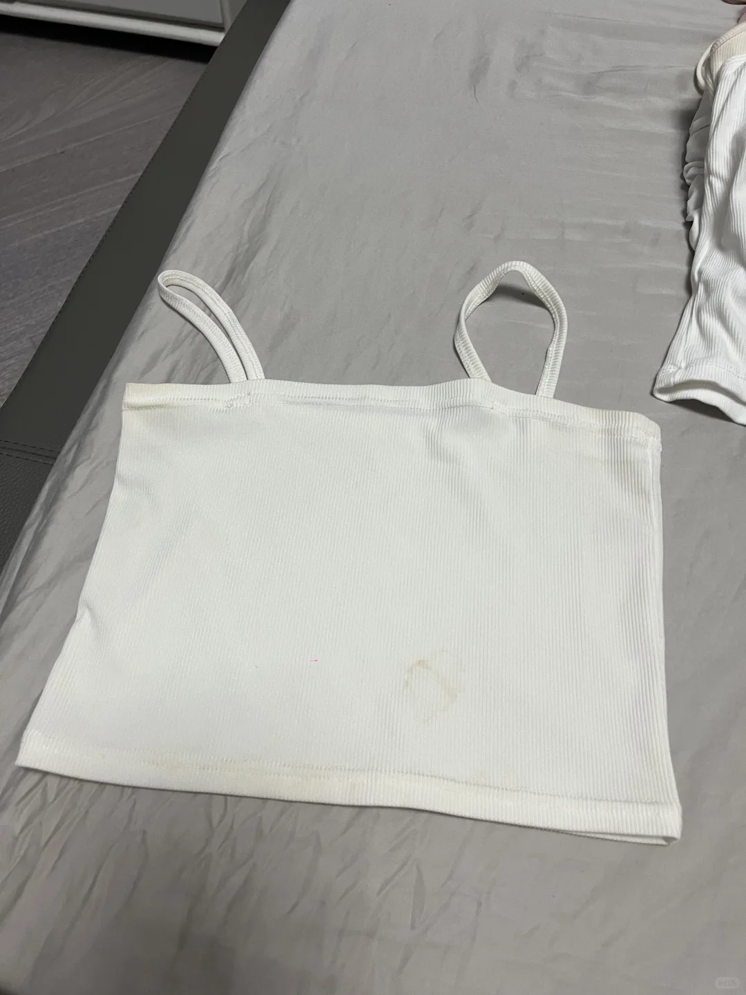 付邮免费送🆓小吊带各种衣服