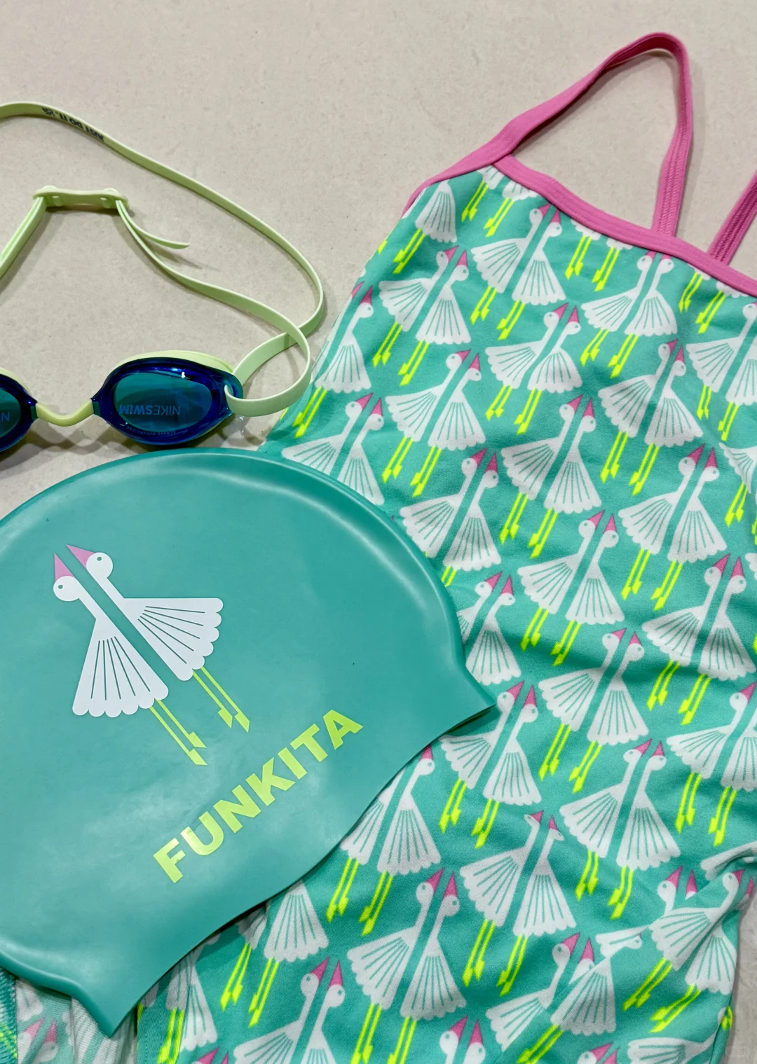 这件泳衣真的太少女了～～～