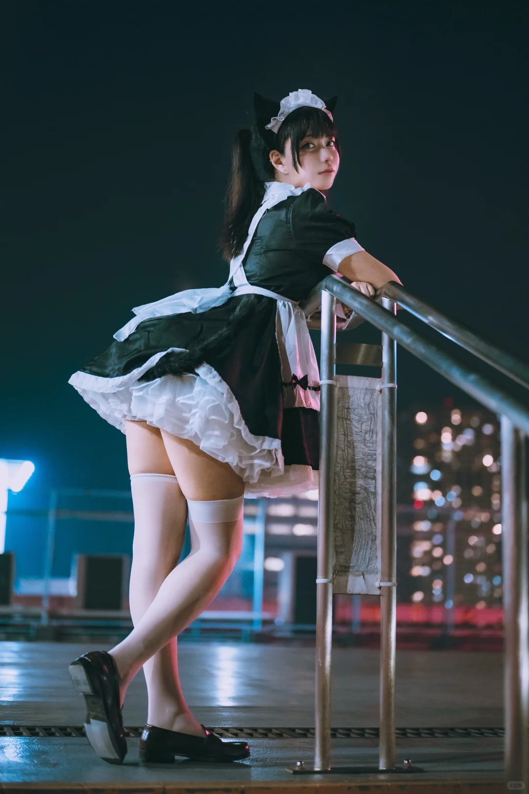 救命，被女仆少女闪到了！！