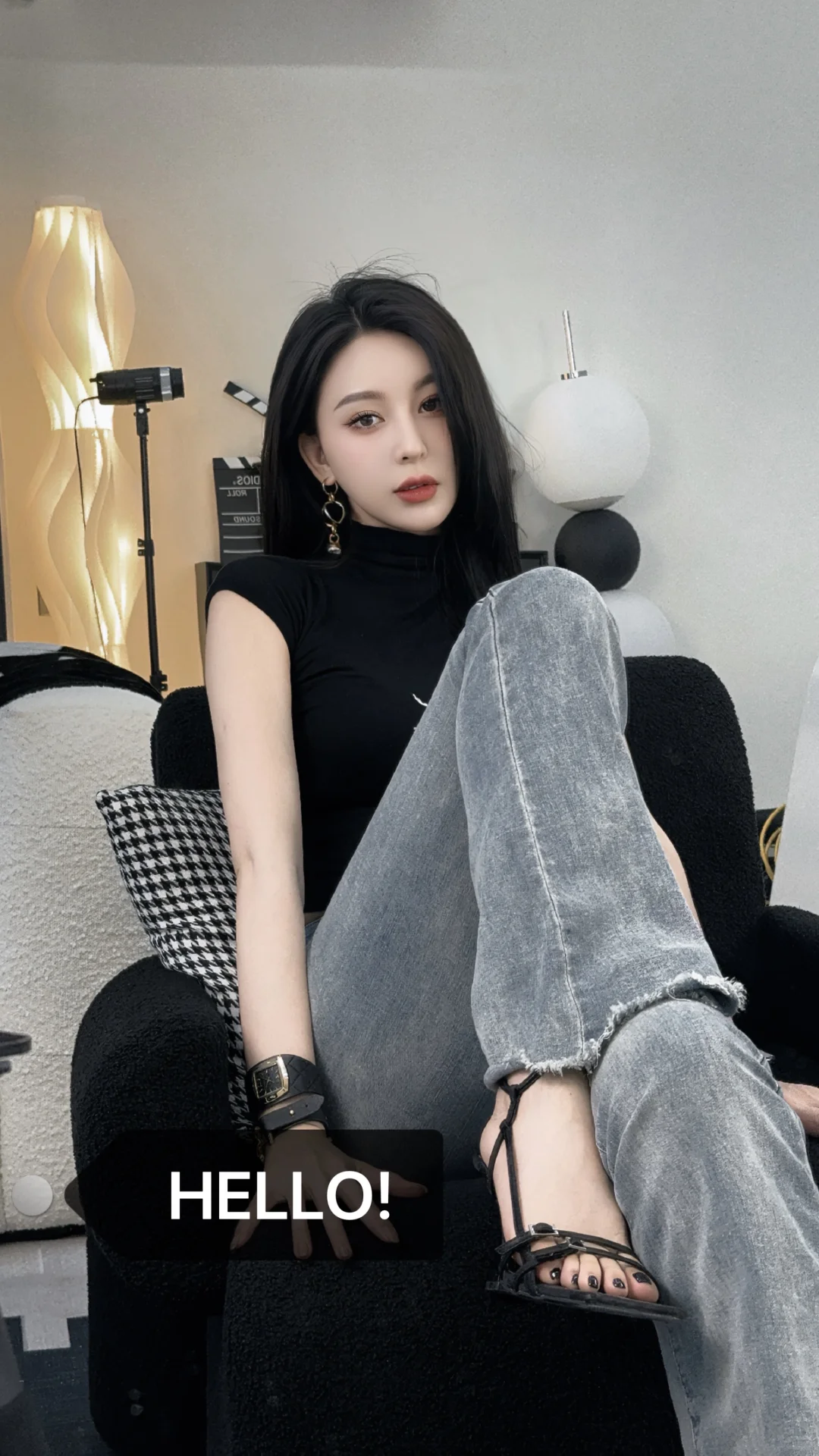 警告。我可就要把你拐进我的未来里了