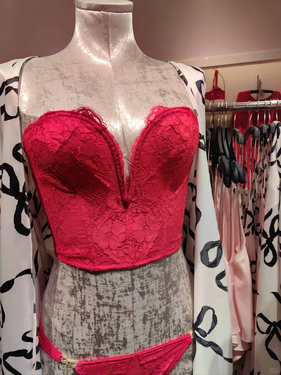 手机拍不出这件胸衣十分一的美貌