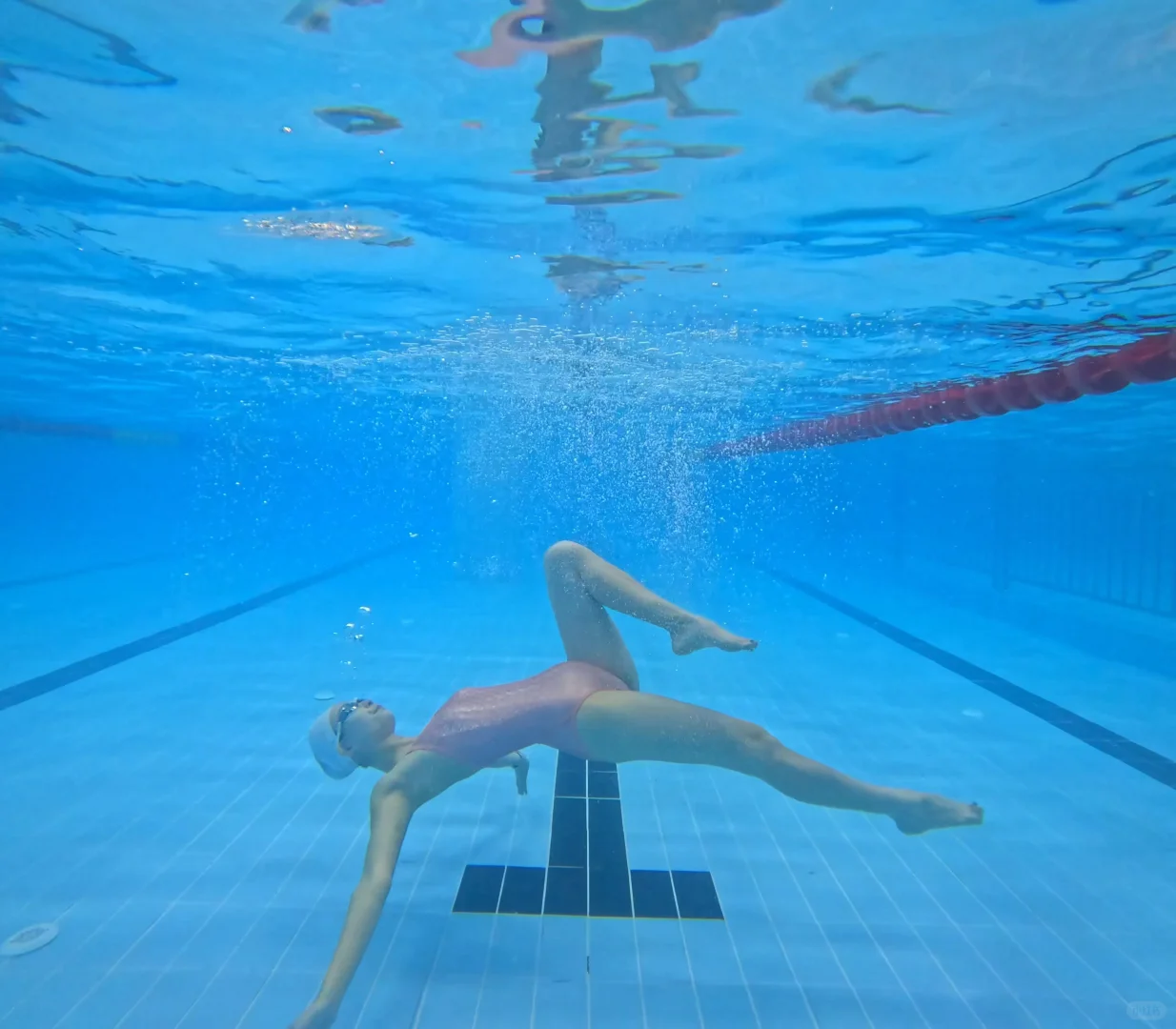 一起游泳吗🏊‍♂️我请你喝水呀