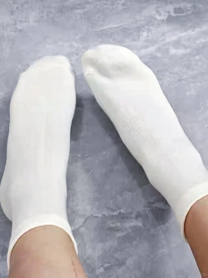 女大学生800米后的袜子…