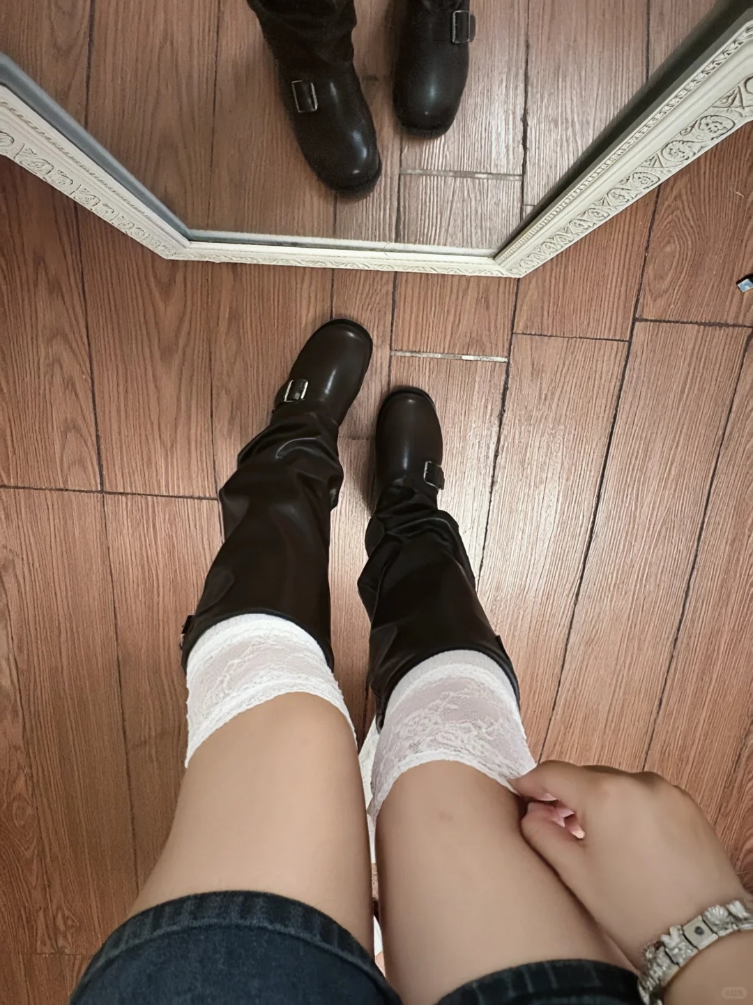 蕾丝袜双姝对决🔒过膝VS中筒，明天选谁？