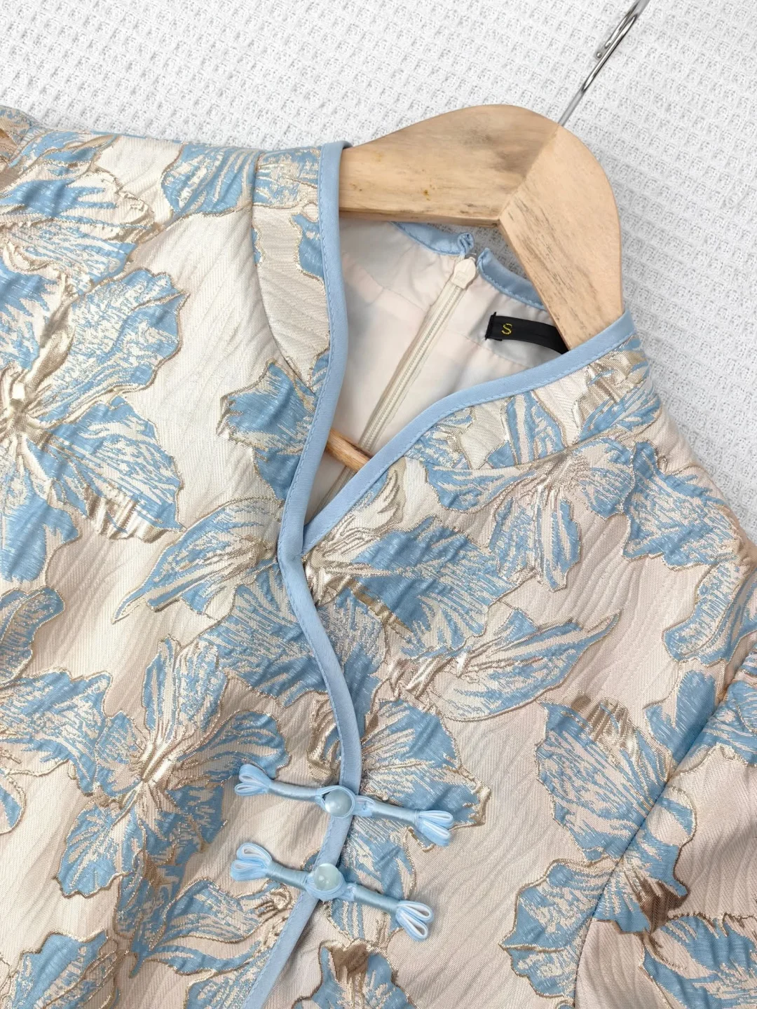 高品立体刺绣提花旗袍