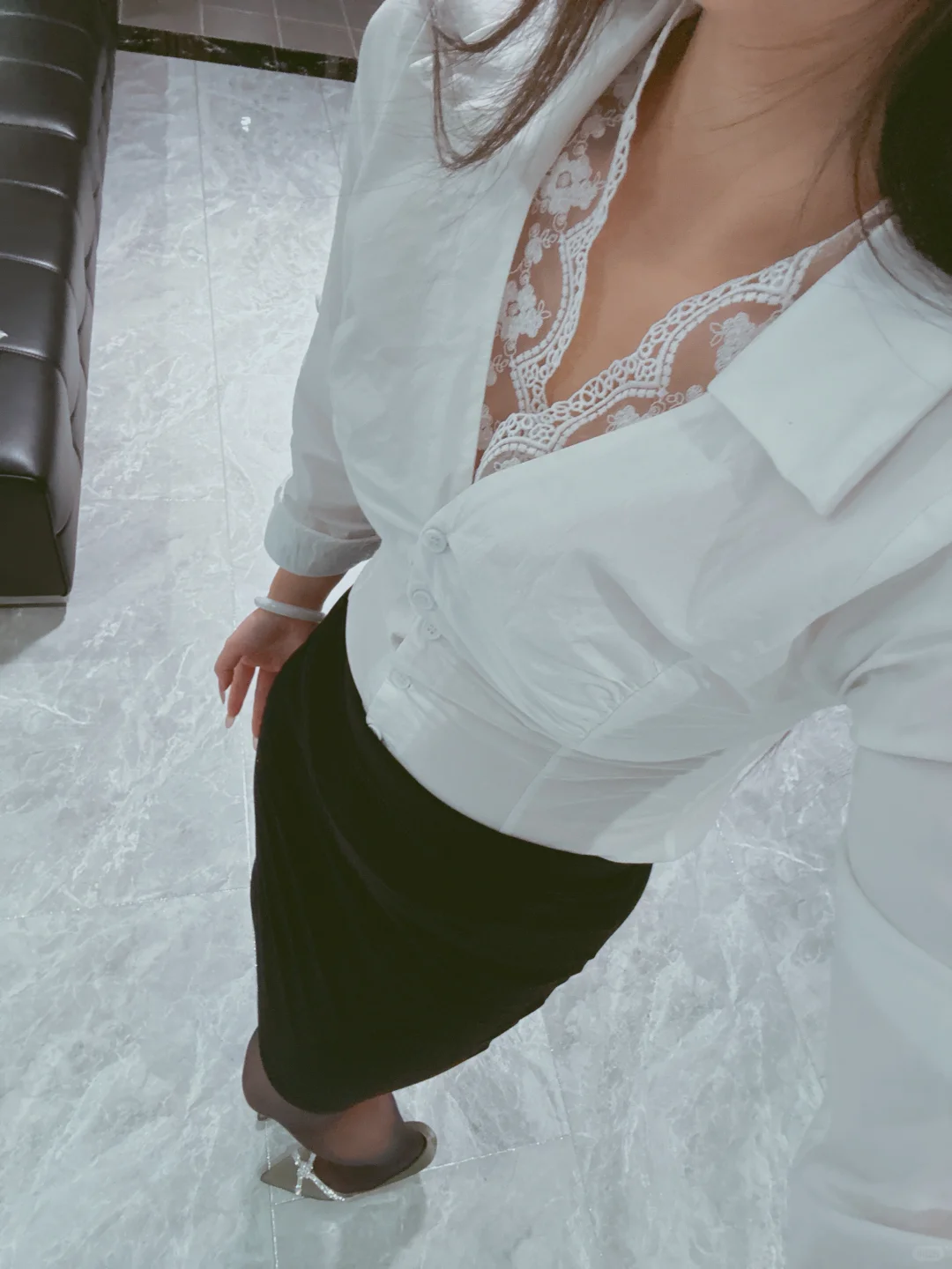 白衬衫包臀裙是真显身材