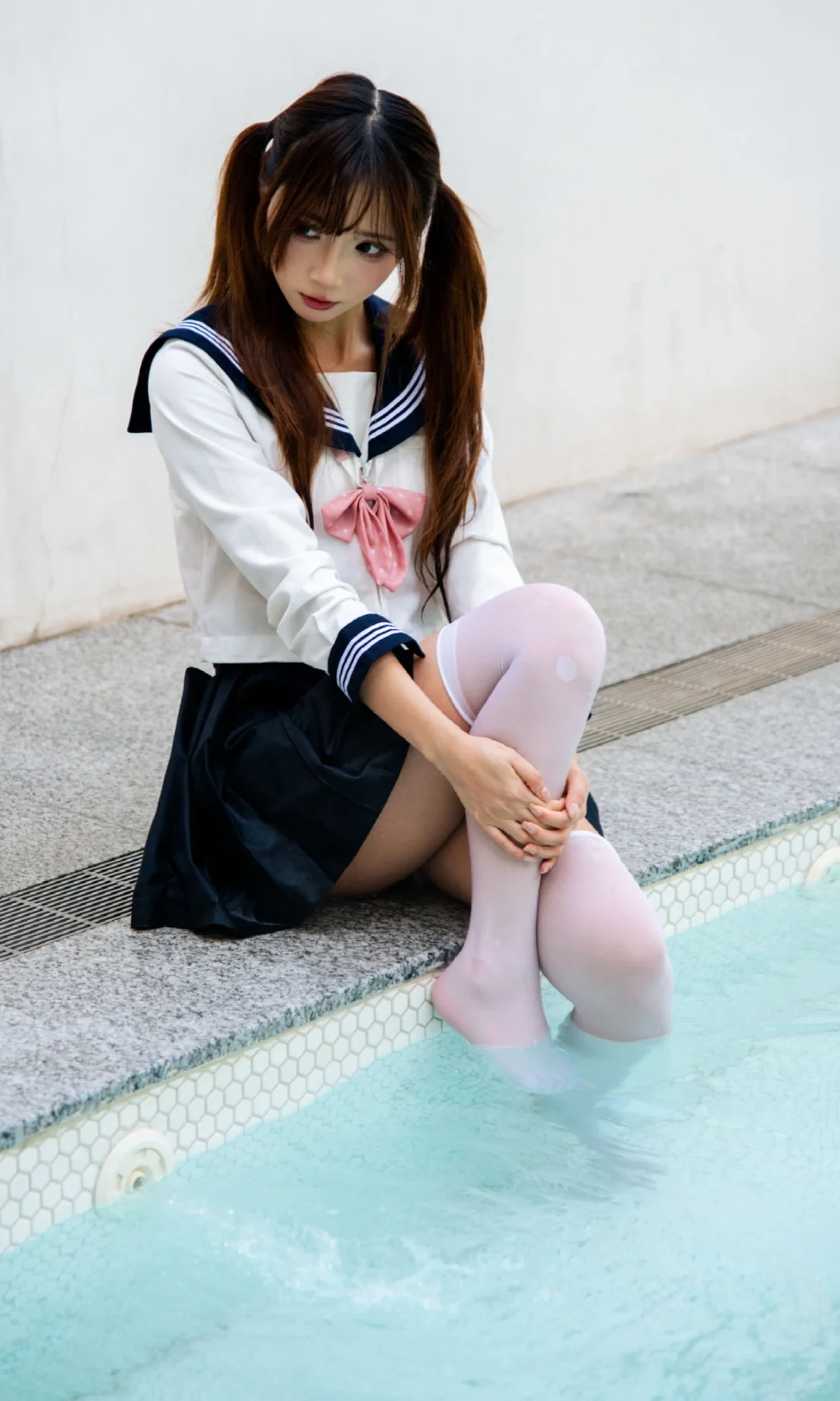 jk白丝温泉入水，美到爆！