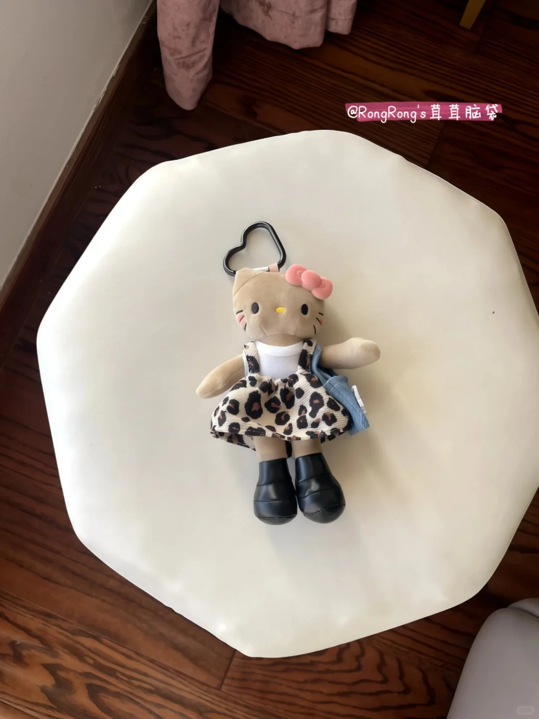 百变长腿hello kitty女孩子可以是任何样子