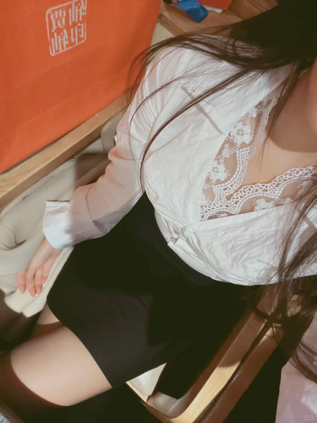 白衬衫包臀裙是真显身材