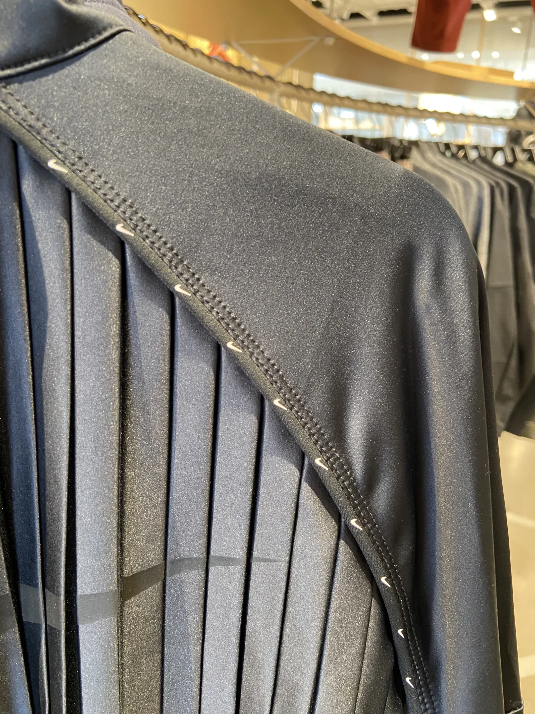 Nike Swoosh 立领休闲夹克外套 黑色 女款