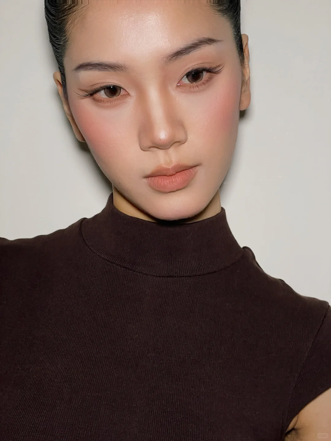 用最淡的妆化高级的脸