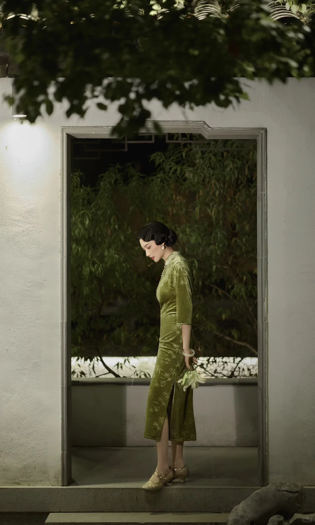 在江南写上一封信名为：青春《旗袍夜影》