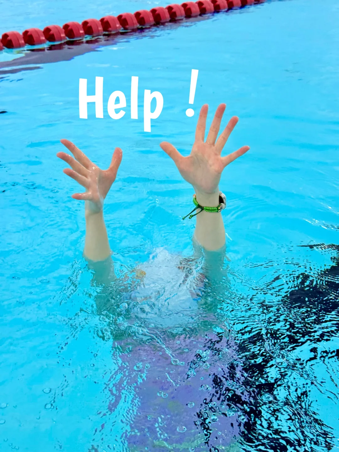 跳进泳池，我就是快乐的游泳人🏊