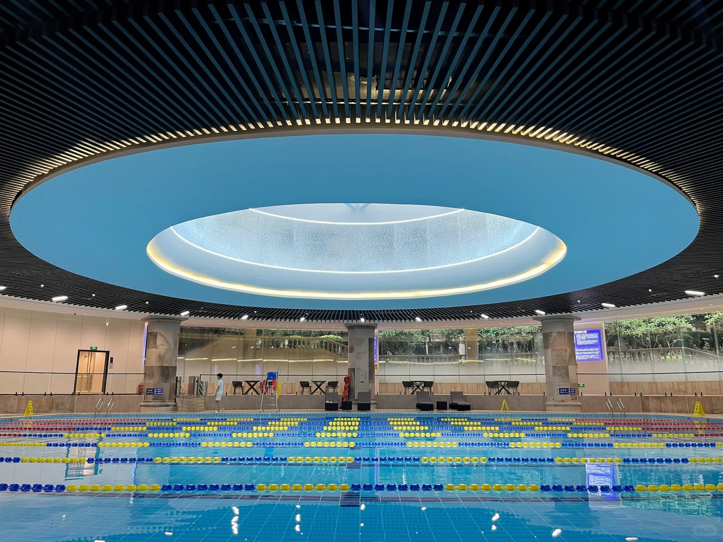 如果你也喜欢游泳 那我们就是好朋友