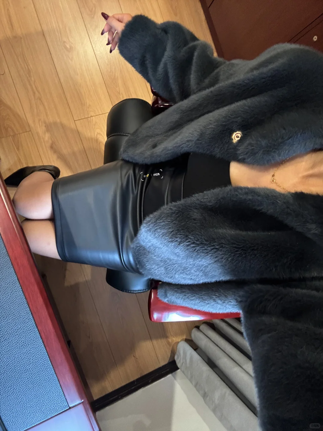 👩🏾‍💻 🤵🏽‍♀️