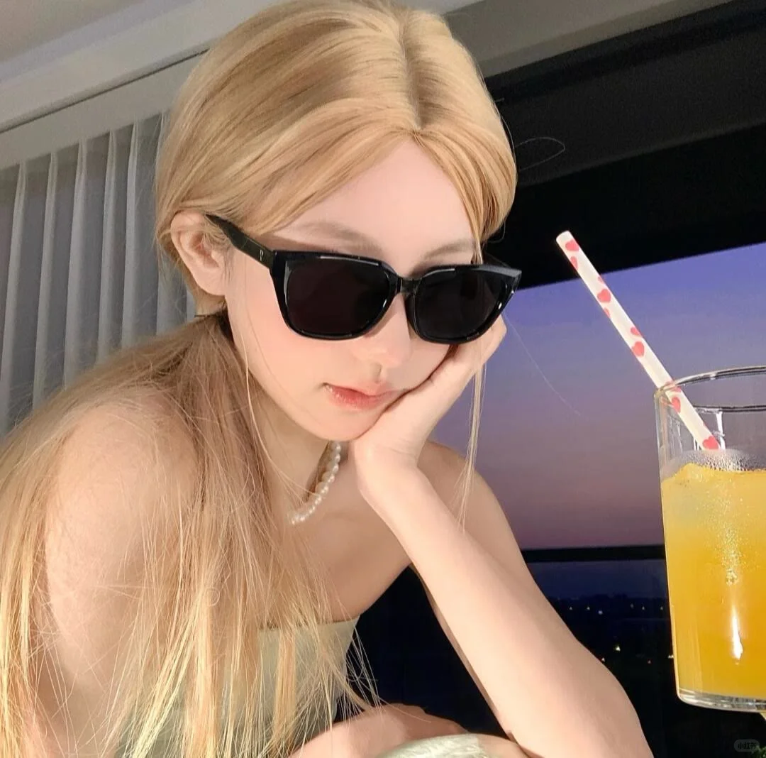 她不属于你的时候最迷人．