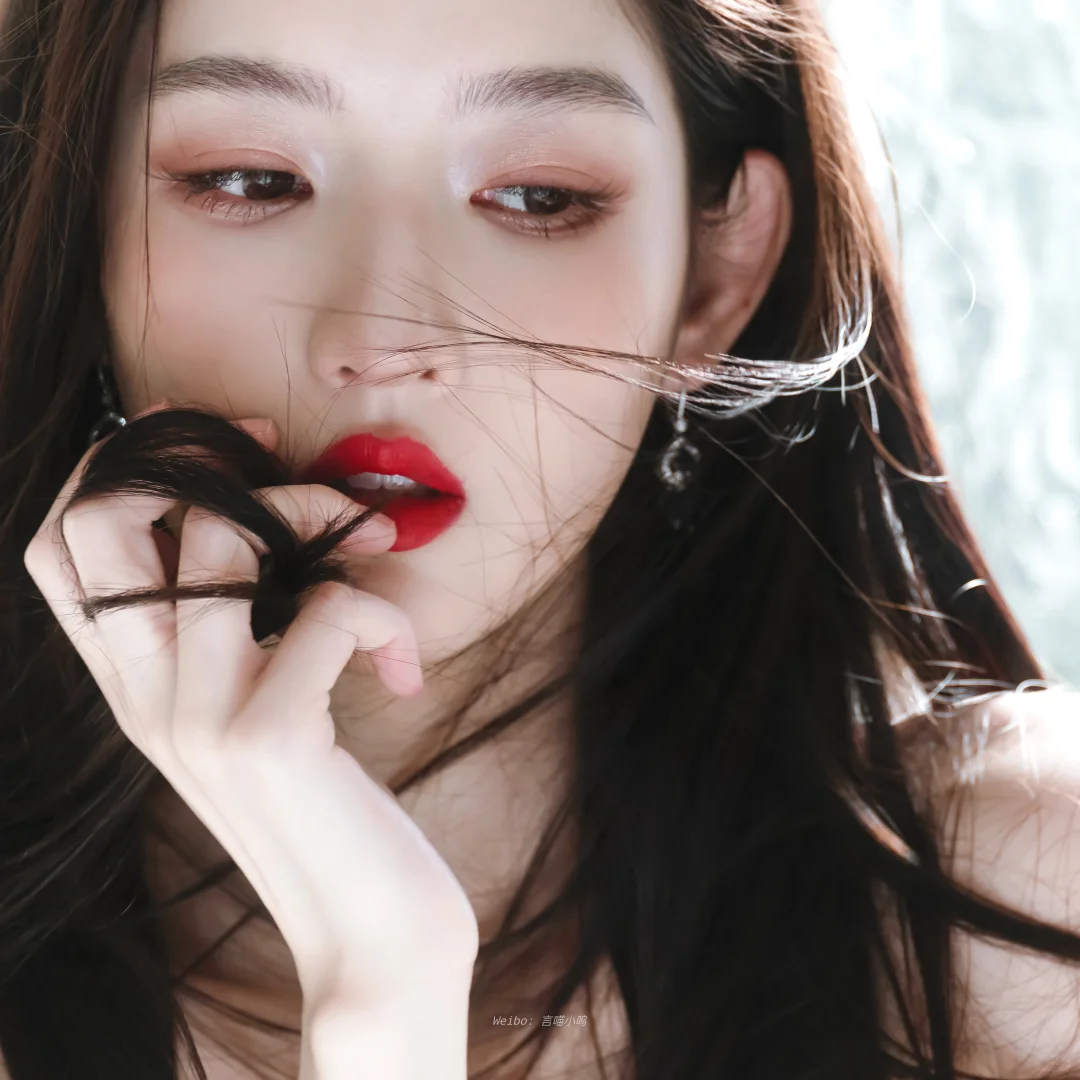 王玉雯向你发来一组头像壁纸